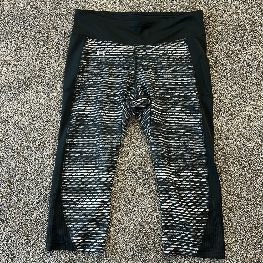 Women’s UA capri size L